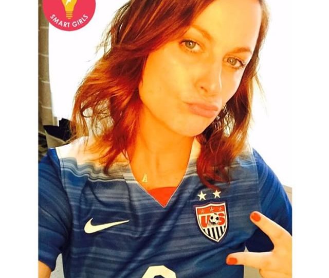 So Happy to see the incredibly talented #AmyPoehler wearing our Initial  Charm #Necklace and supporting Team USA for the #WomensWorldCup 🏽