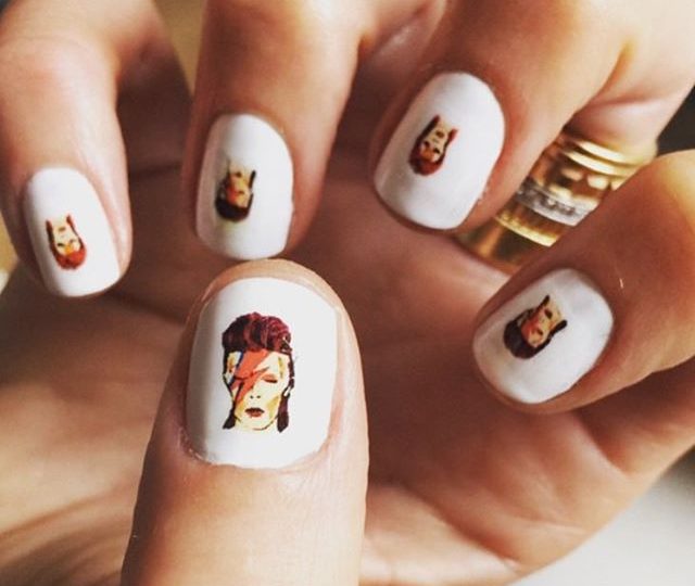 No better way to start the week then with these #ZiggyStardust nails ️ #monday #style #naildesign #inspo #rocknroll #davidbowie #LA