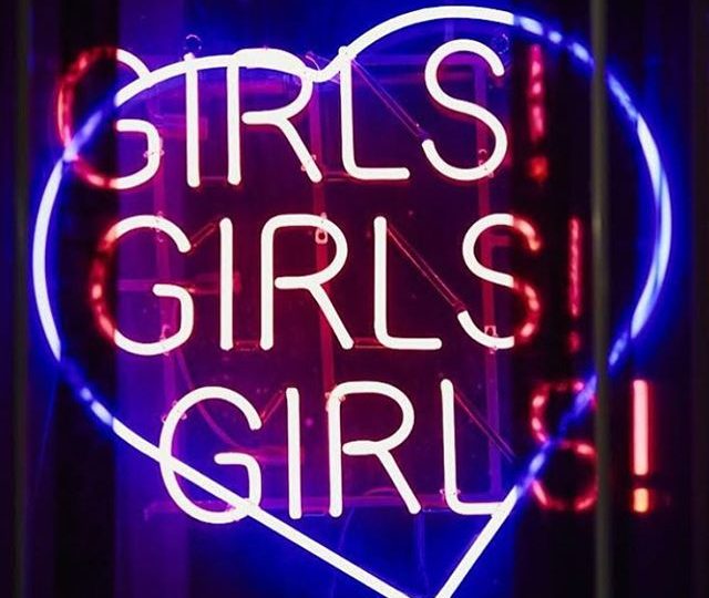 LADIES NIGHT 🍾 #alexisjewelry #girlsnightout #popchampagne #losangeles #ladiesnight #girlsgirlsgirls #hollywood #la